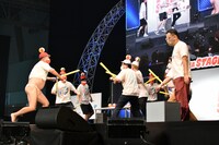 「チャンバラ大喜利」のワンシーン。