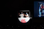 「LIVE STAND 22-23」東京公演2日目のエンディングの様子。