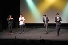 トーク中の（左から）ランジャタイ、浜口浜村。