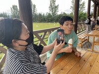 「おさんぽ北海道 ～この旅はお世話になります～ 中富良野町篇」より。(c)HBC