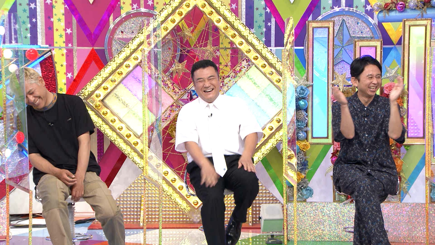 左から、ロンドンブーツ1号2号・田村亮、アンタッチャブル山崎、有吉弘行。(c)テレビ朝日