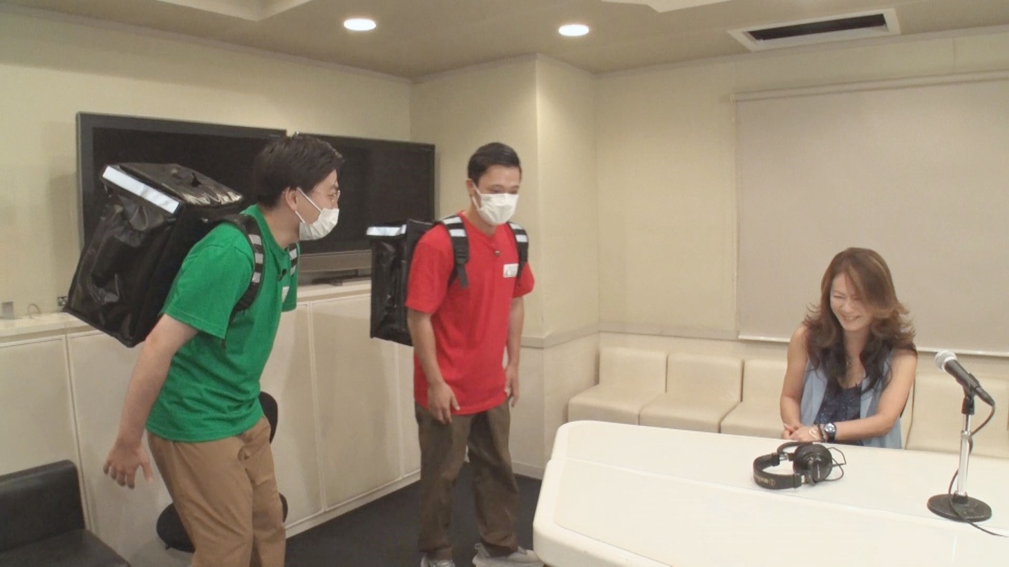 左から、東京ホテイソン、大黒摩季。(c)STV
