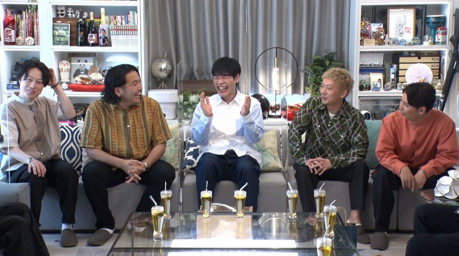 「櫻井・有吉THE夜会」に出演する「ラヴィット！軍団」の（左から）見取り図、麒麟・川島、ニューヨーク。(c)TBS