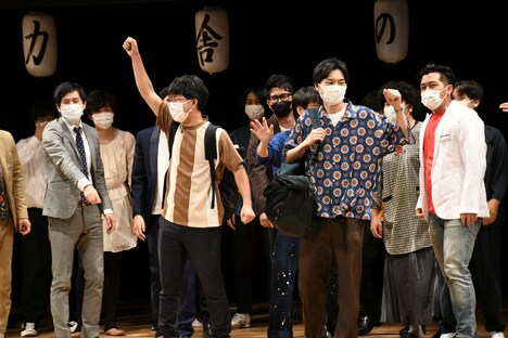 次の公演のため会場入りしていたネギゴリラ。