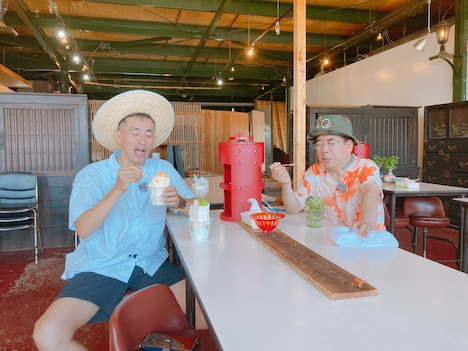 左から石田靖、西川きよし。(c)カンテレ