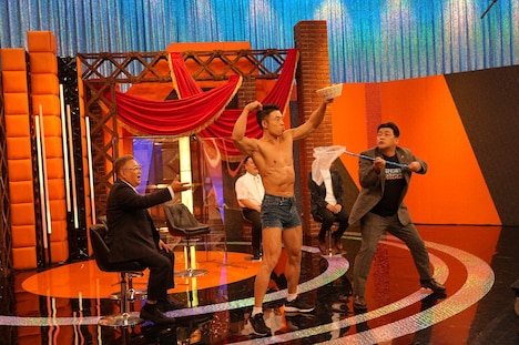 「アンタウォッチマン！」のワンシーン。(c)テレビ朝日