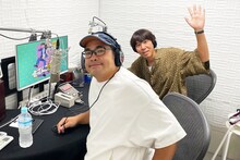 DVD「ロッチ単独ライブ『すってんこロッチ』」の副音声コメンタリー収録に臨んだロッチ。