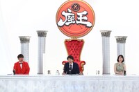 左からFUJIWARA藤本、千原ジュニア、竹上萌奈アナウンサー。(c)カンテレ