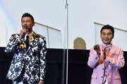 左から、岩永洋昭、ダチョウ倶楽部・肥後。
