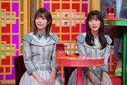 左から東村芽依、河田陽菜。(c)日本テレビ