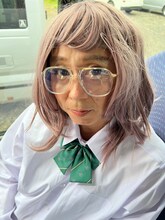 ギャルに扮する有吉弘行。(c)フジテレビ