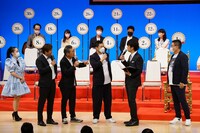 「吉本新喜劇座員総選挙」結果発表イベントの様子。