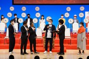 「吉本新喜劇座員総選挙」結果発表イベントの様子。