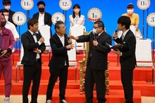 「吉本新喜劇座員総選挙」結果発表イベントの様子。