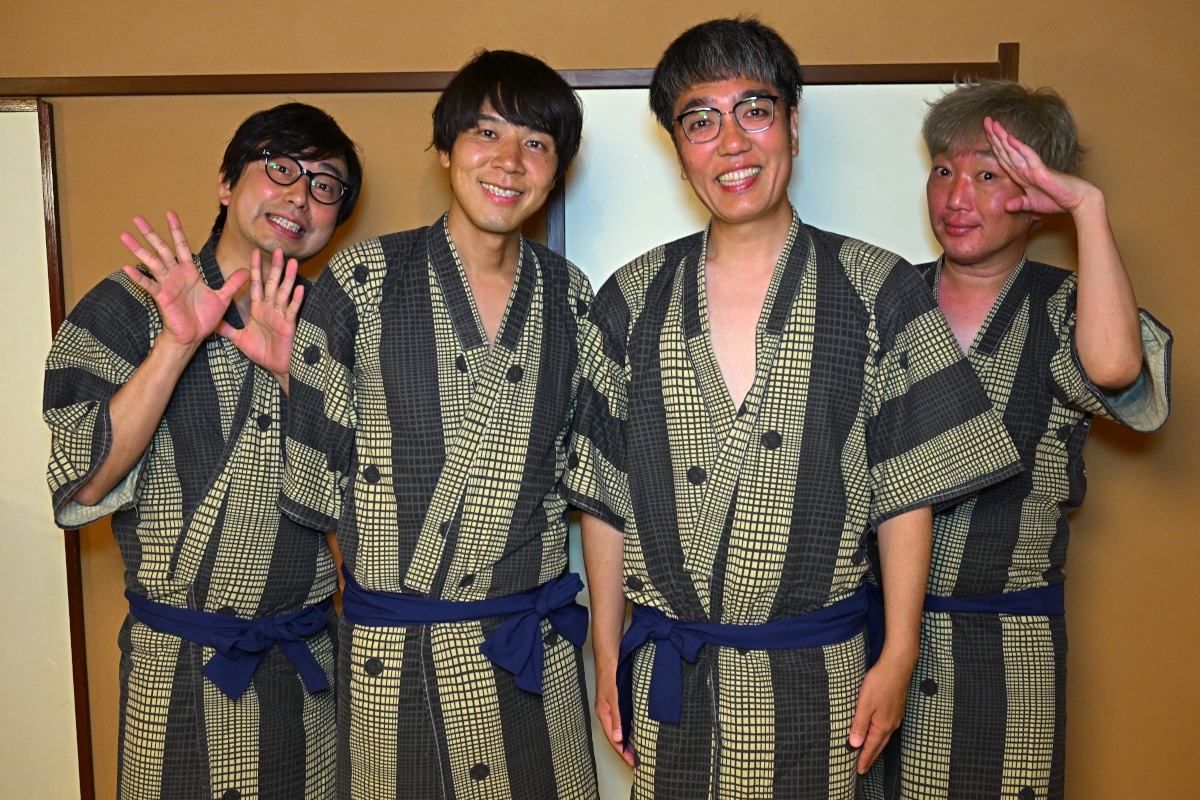 「小の会」メンバーの（左から）おいでやす小田、ロッチ・コカド、おぎやはぎ小木、スピードワゴン小沢。(c)TBS