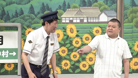 小籔千豊（左）、川畑泰史（右）。