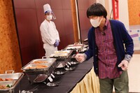 蛍原徹 (c)テレビ朝日