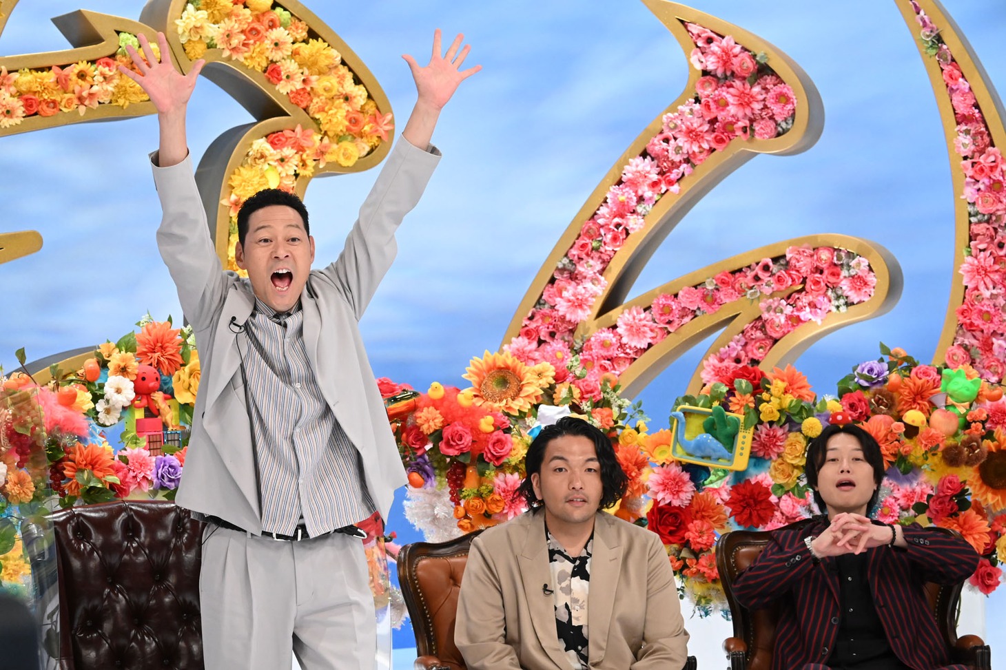 東野幸治（左）、見取り図。(c)テレビ朝日