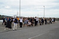 「有吉の壁＆笑ってコラえて！『おもしろ村人ダーツの旅』合体2時間SP」より。(c)日本テレビ