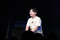 恥ずかしさのあまり終始目をつぶって動いていたオズワルド伊藤。