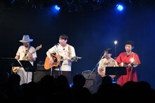 オズワルド畠中作「コンビニエンスマン」を演奏するオズ路s。