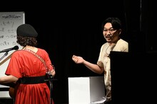 曲作りに入れてもらえない様子のオズワルド伊藤。