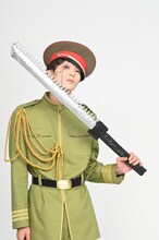 モグライダー芝扮するKOUGU維新の新キャラクター・ジグソー。