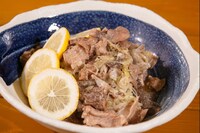 いわて門崎丑を使った塩ホルモンとレモンのさっぱり煮。(c)日本テレビ