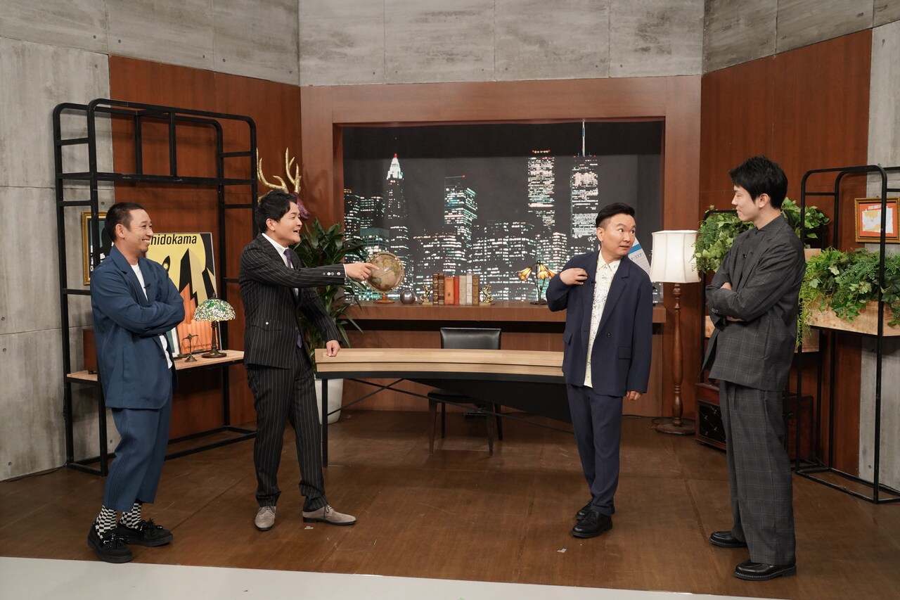 左から千鳥、かまいたち。(c)日本テレビ