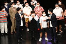 「キングオブコント」では決してしゃべるなと釘を刺されるいぬ。