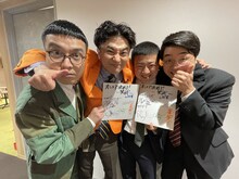 左からカナメストーン、サスペンダーズ。