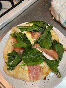 「生ハムとルッコラのモッツァレラピザ」が完成！