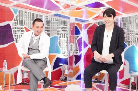 左から、千鳥・大悟、かまいたち濱家。(c)フジテレビ