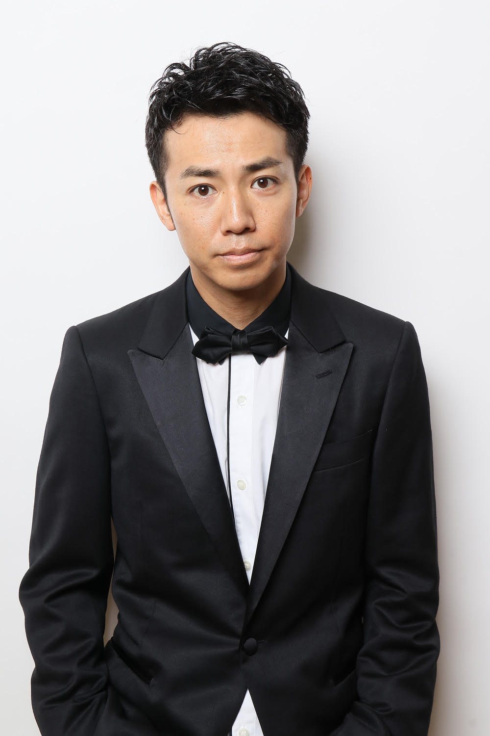 ピース綾部が「トップガン マーヴェリック」劇中歌のMVを再現