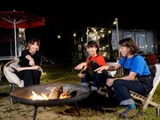 Aマッソと柏木由紀。(c)ABCテレビ