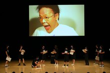 「即興顔面対決」で強さを見せるアインシュタイン稲田。