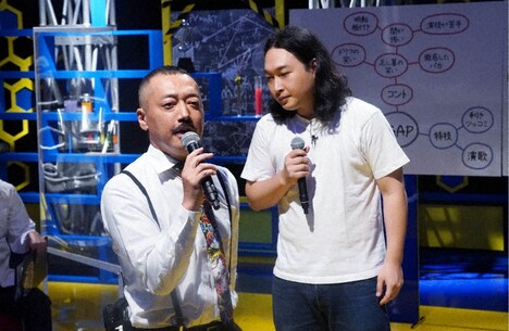 5GAPクボケン(左)とかが屋・賀屋(右)。