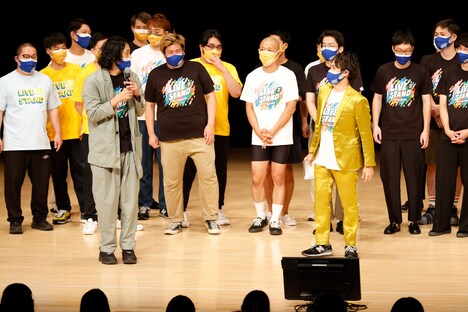 「BDB」主宰の爆ノ介と、MCの祇園・木崎。