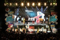 「LIVE STAND 22-23」大阪公演1日目エンディングの様子。