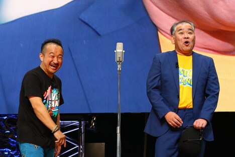 メガネと帽子を取る兵動に「LIVE STANDやぞ!」とツッコむ矢野。コロチキいわく、芸人楽屋は大ウケだったそう。