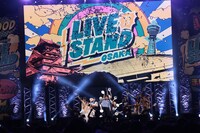 オープニングを飾る、さや香・石井ダンサーズと野性爆弾くっきー！