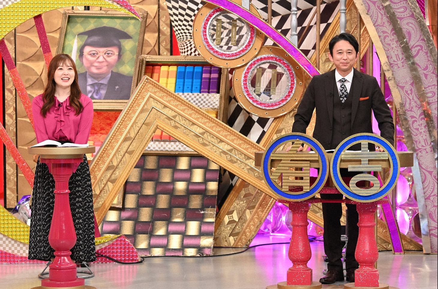 左から水卜麻美アナウンサー、有吉弘行。(c)日本テレビ