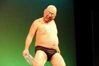 ハリウッドザコシショウ（撮影：二瓶 彩）