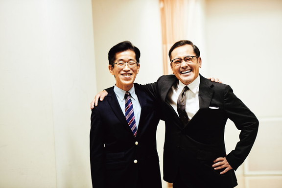 左から岸博幸、くりぃむしちゅー有田。