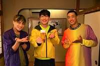 「ベスコングルメ～ベストコンディションで最高の瞬間を！～」初回に出演するMCの麒麟・川島（中央）と、ゲストの白濱亜嵐（左）、関口メンディー（右）。(c)TBS