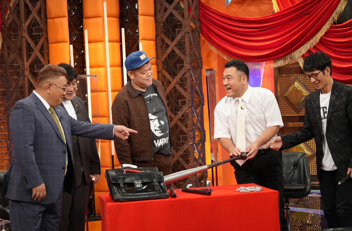 左から、サンドウィッチマン、野性爆弾くっきー！、アンタッチャブル。(c)テレビ朝日