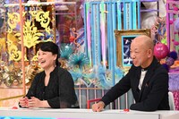 左から、島崎和歌子、バイきんぐ小峠。(c)テレビ朝日