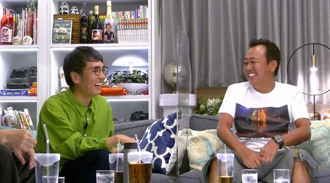 左から、おぎやはぎ小木、さまぁ～ず三村。(c)TBS