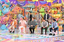 「アメトーーク！」の「芸人持ち込み企画プレゼン大会」に出演する（前列左から）品川庄司・品川、オードリー春日、アインシュタイン河井、オズワルド、（後列左から）CRAZY COCO、男性ブランコ。(c)テレビ朝日
