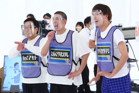 左からYes!アキト、どんぐりたけし、サツマカワRPG。(c)カンテレ
